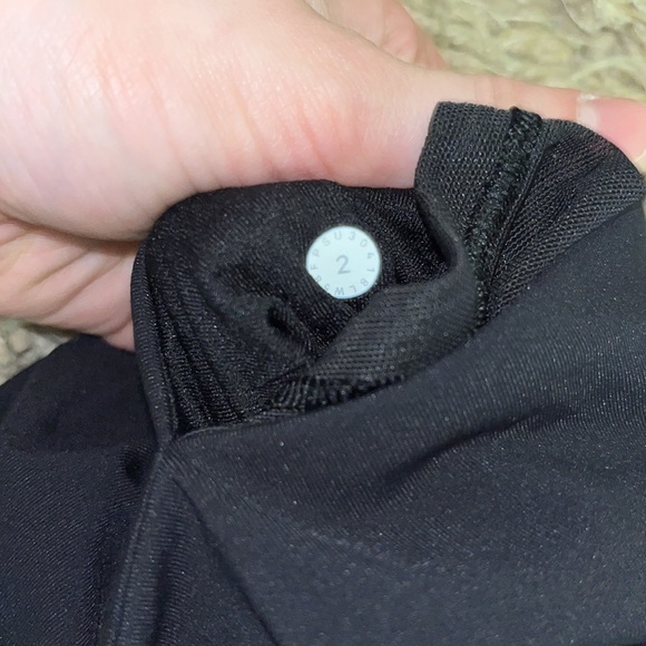 Lululemon Size 2 28’ Leggings - Picture 3 of 5